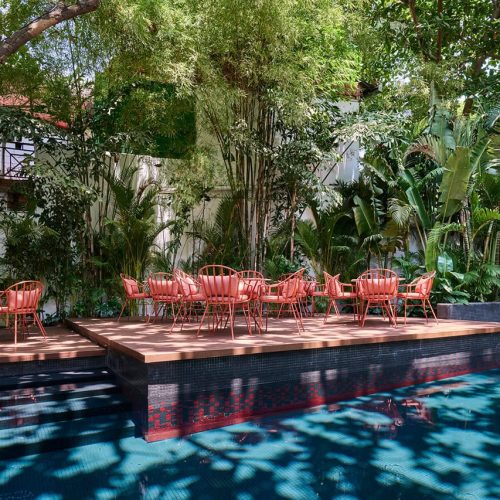 Plantation Urban Resort Red Pool Bar